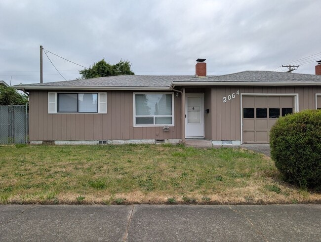Building Photo - Great 2 bed/1 bath duplex in Springfield