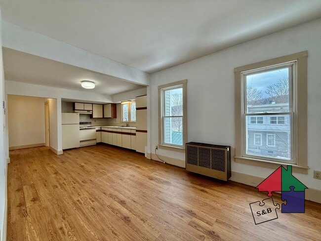 Photo - 19 Meadow St Unit #4