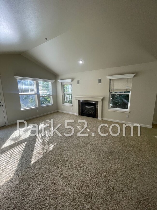 Photo - 3 Bedroom Condo in DuPont