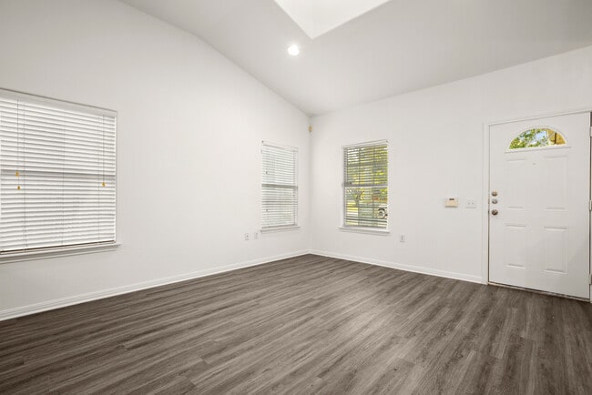 Photo - 6337 Florencia Ln