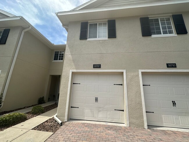 SPACIOUS 3 BEDS TOWNHOUSE CLOSE TO DOWNTOWN!! - SPACIOUS 3 BEDS TOWNHOUSE CLOSE TO DOWNTOWN!!