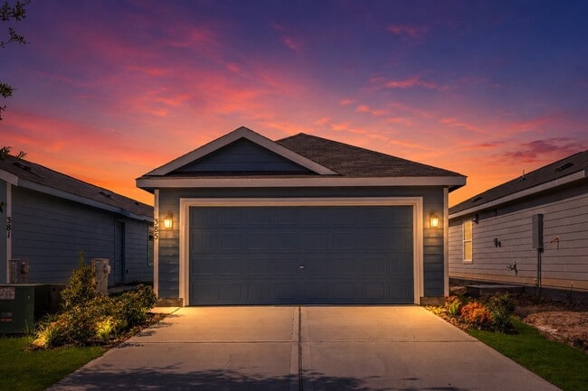 Building Photo - 385 Lucia Way