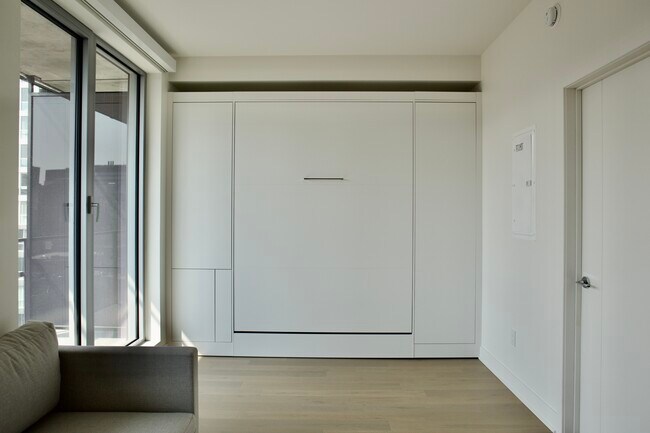 Photo - 1200 Rue Drummond Unit Furnished Studio for Rent