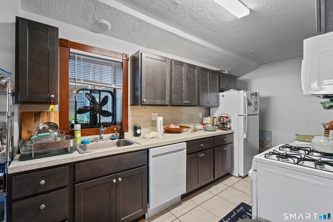 Photo - 251 Lawrence St Unit LL