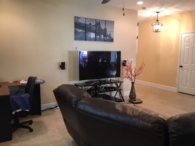 Photo - 322 Weeping Willow Way