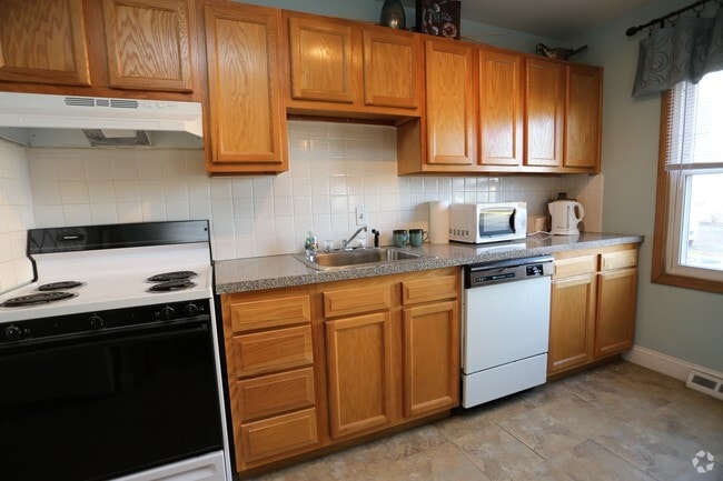 Kitchen 2BR, 1.5 BA
