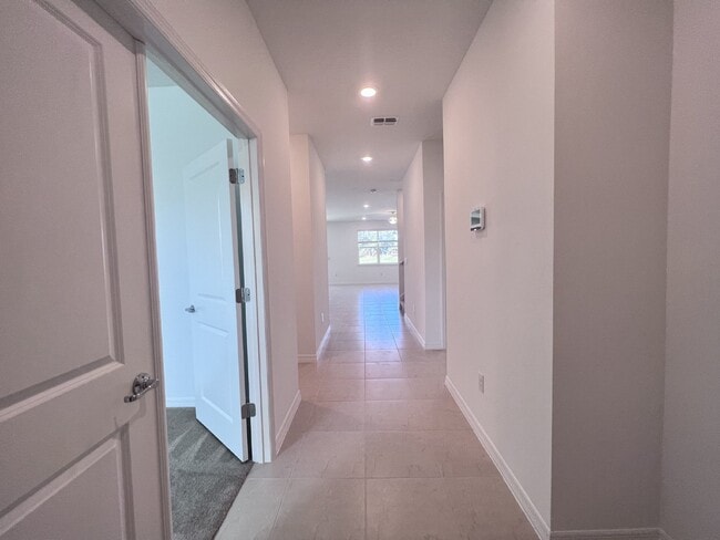 Photo - "Epperson lagoon 4 Bed, 2.5 Bath Home in Wesley Chapel, FL - A Must-See Rental Property!"
Free wi...