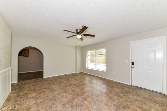 Photo - 6231 Catalan St