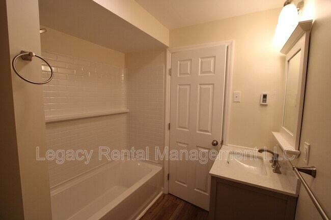 Photo - 626 N Church St Unit 1st floor