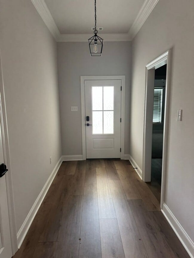 110 Nandina Dr