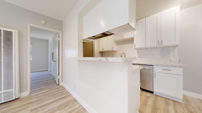 Photo - 1900 Rockefeller Ln