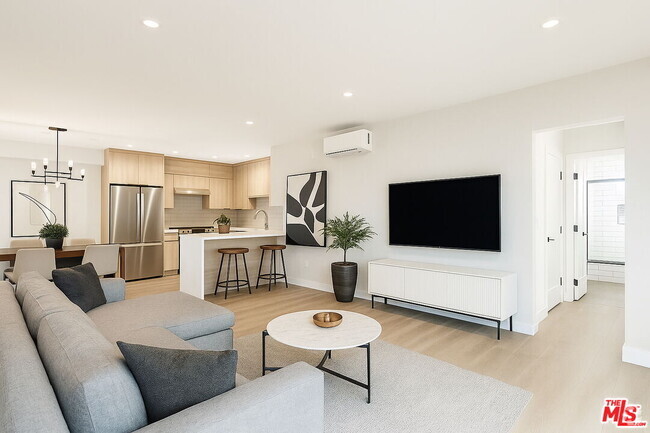 Building Photo - 1307 Tamarind Ave Unit 2 Rental