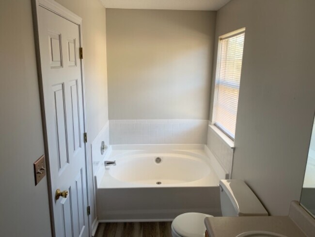 Photo - 2863 Warhorse Pl