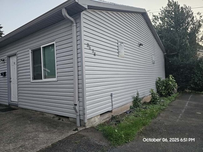 Building Photo - 36 NE Lombard St Unit 36