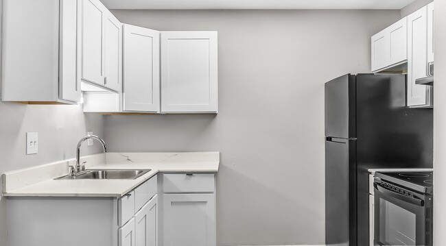 Building Photo - Huntington House Apartments