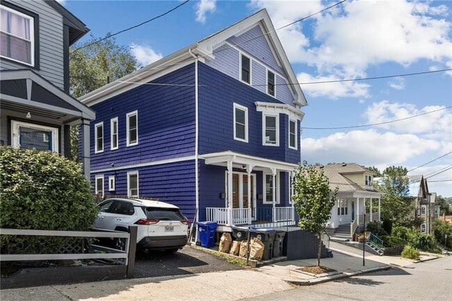 Building Photo - 39-39 Evergreen St Unit 2 Rental