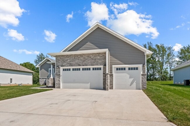 Photo - Beautifully Updated 4 Bedroom Home in Ozark, MO!