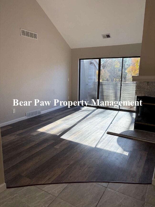 Photo - "Charming 2-Bed, 2-Bath Condo!" Unit #7-208