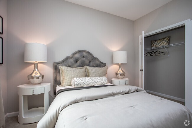 2BR, 2BA - 1096SF Sandalwood - Bedroom