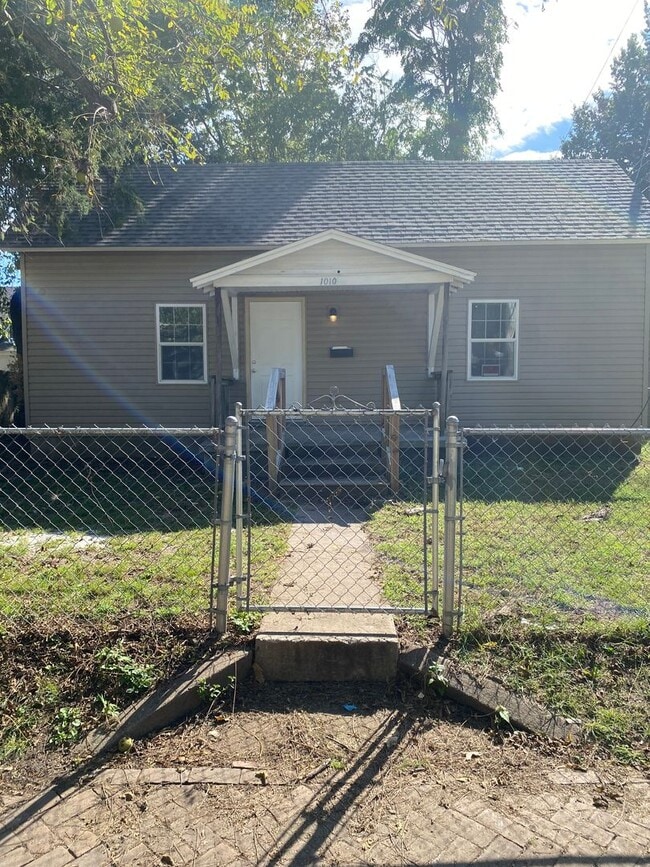 Fully Remodeled 2-Bedroom Home Near Grant ... - Fully Remodeled 2-Bedroom Home Near Grant ...