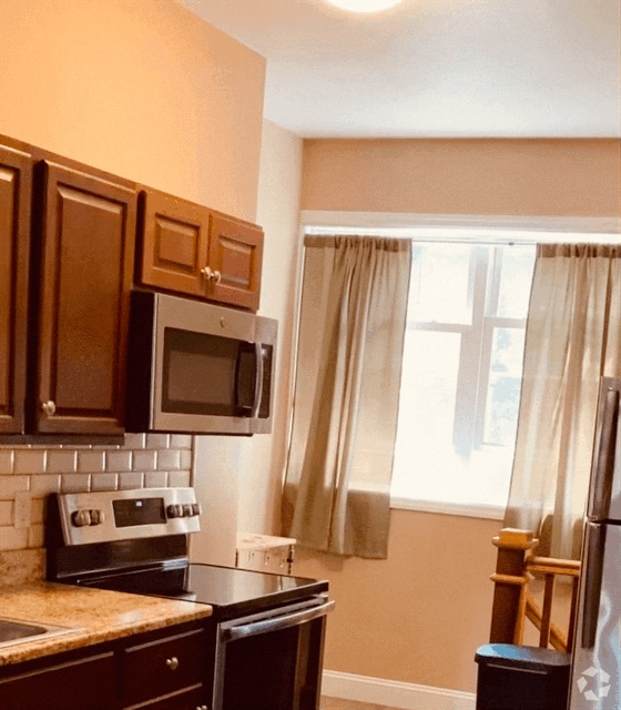 Building Photo - 277 Buttonwood Ave Unit 2 Rental