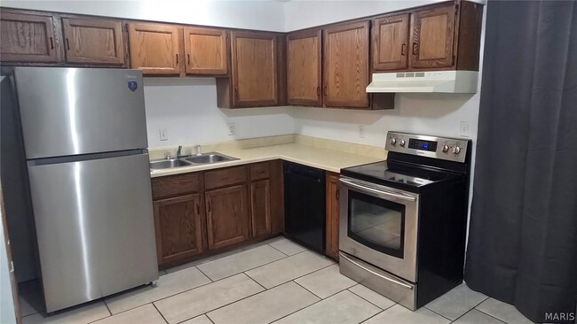 Photo - 13 Yorkshire Ln Unit 1