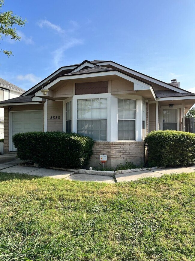 Photo - 3830 Candlestone Dr House