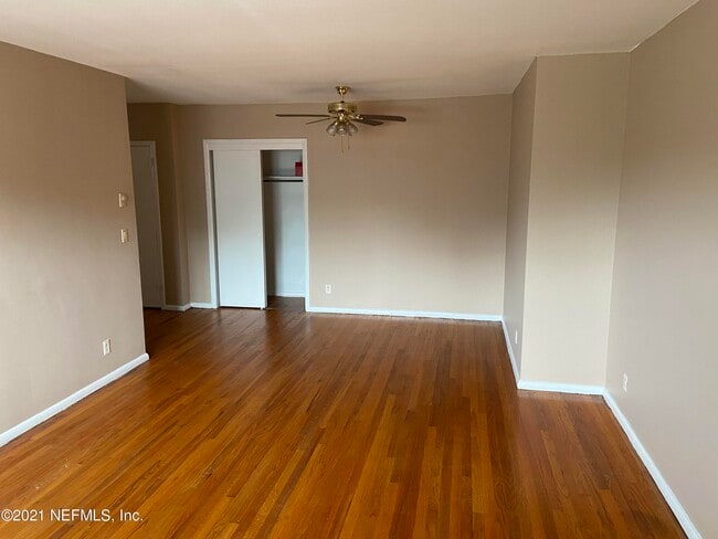 Photo - 1205 Lasalle St