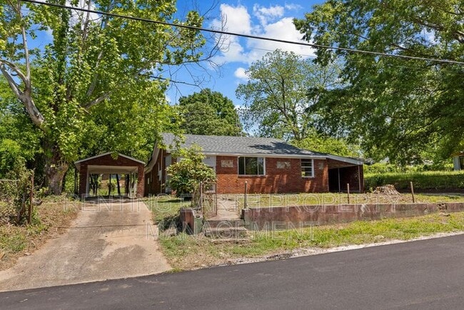 Photo - 108 E Ann Dr SW