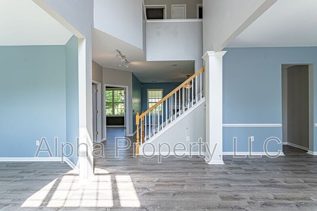 Photo - 504 Collingsworth Ln