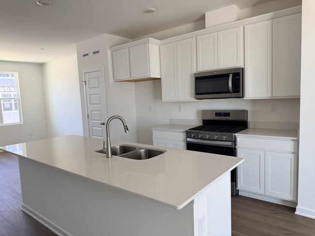 Photo - 563 Yosemite Wy