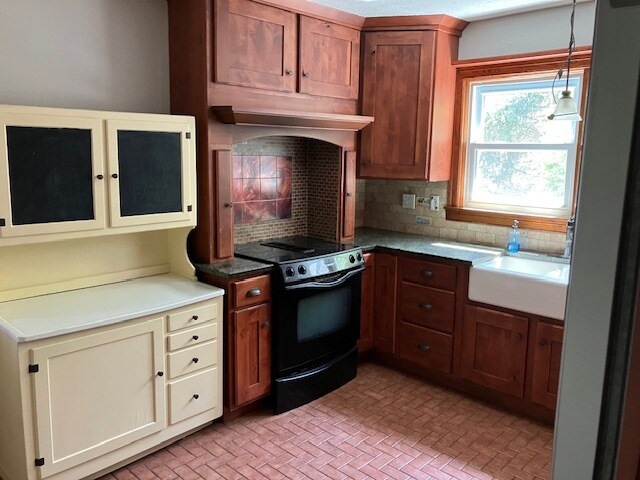 Photo - 32 Banner Farm Rd