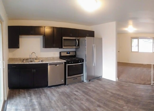 Building Photo - 511 N 200 E Unit 1