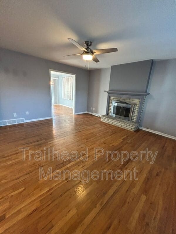 Photo - 7411 Ash Ave