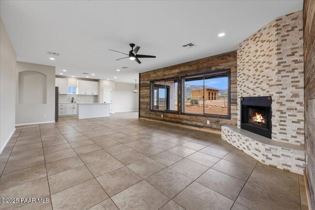 Photo - 320 S Hoss Rd