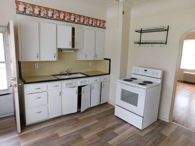 Photo - Clean and Move in Ready, Great Location Unit 2
