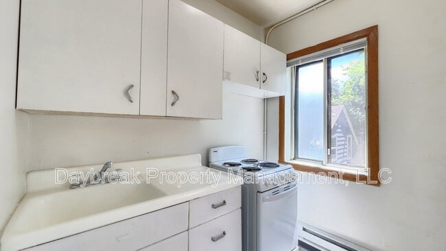 Photo - 1258 10th St N