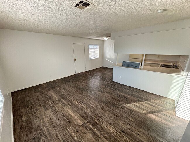 Photo - 147 Westminster Way Unidad 1