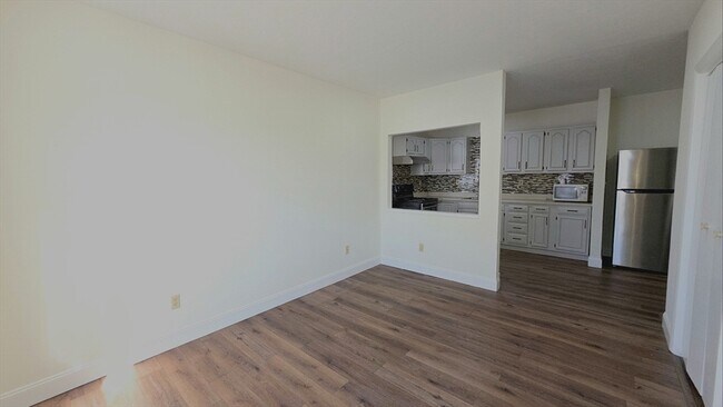 Photo - 8 Wall St Unit 1