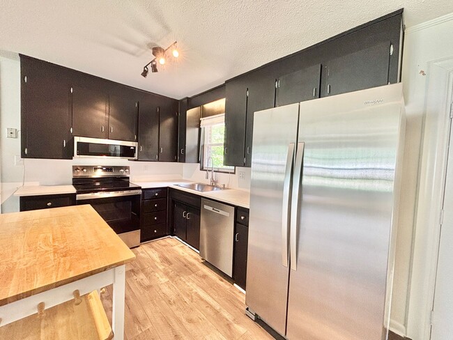 Photo - 3460 Rothschild Dr