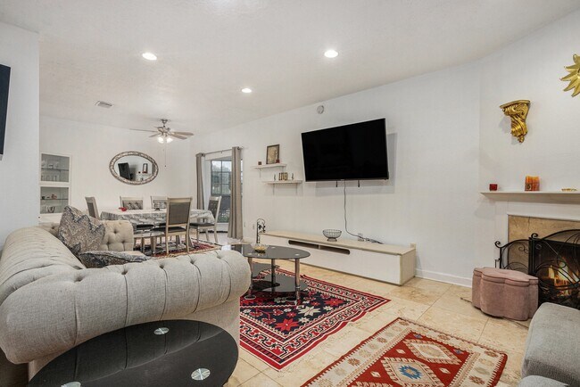 Photo - 800 Country Pl Dr