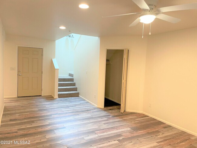 Photo - 2545 E Spring St