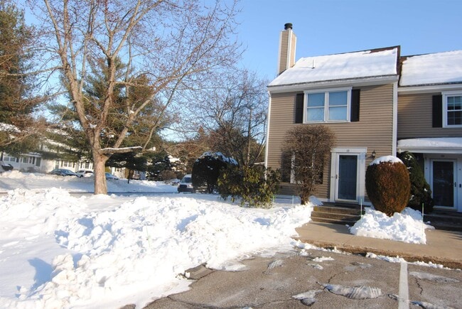 Building Photo - 18 Cadogan Way