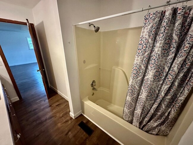 Photo - 908/910 Bagwell drive Unit 908 Bagwell drive