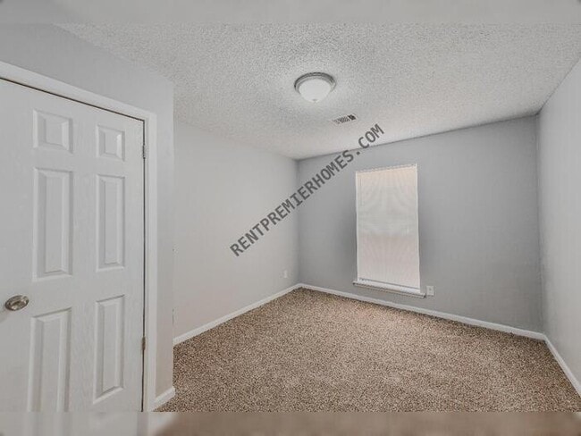 Building Photo - 200 Timberline Dr