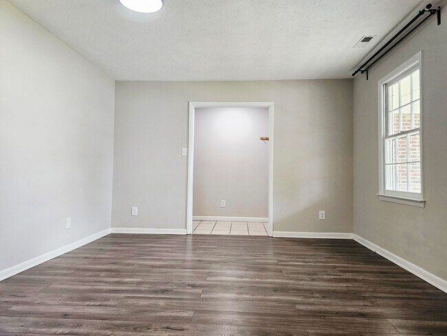 7490 Beverly Dr