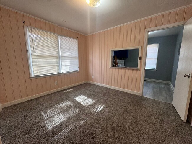 Photo - 302 Brookwood Ave