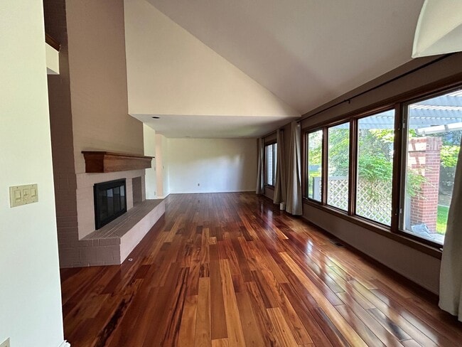 Photo - Gorgeous 4 Bedroom Townhome Steps from Boulder Country Club