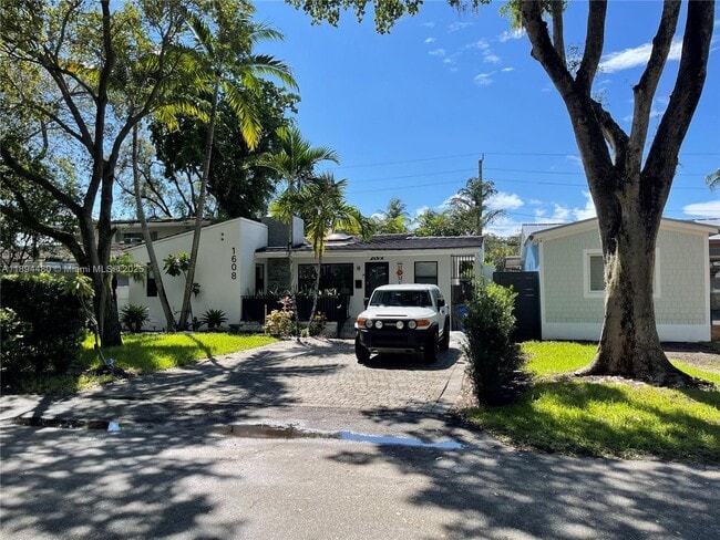 Photo - 1608 SE 2nd Ct