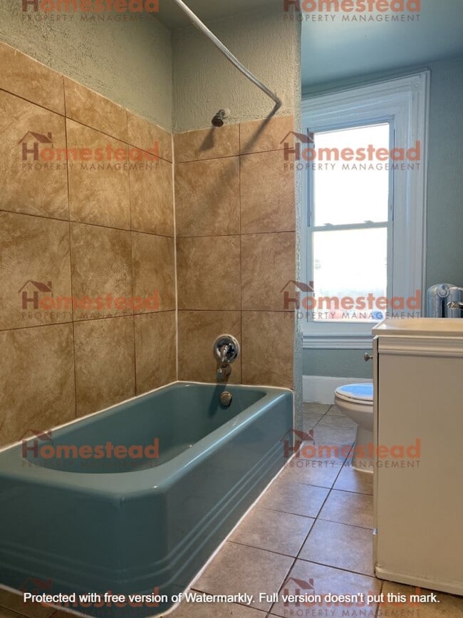 Building Photo - 329 S 5th St Unit 2nd Floor